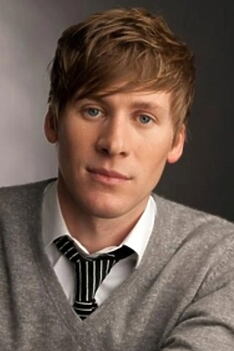 Porträt von Dustin Lance Black
