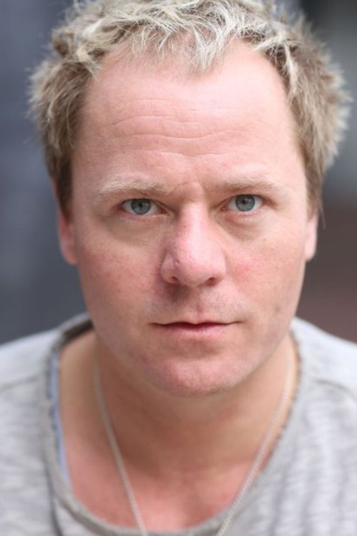 Porträt von Dustin Semmelrogge