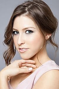 Porträt von Eden Sher