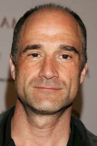 Porträt von Elias Koteas