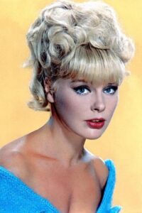 Porträt von Elke Sommer