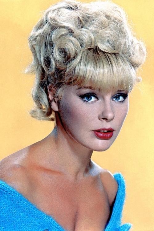 Porträt von Elke Sommer