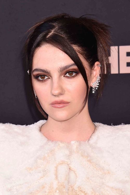 Porträt von Emily Carey