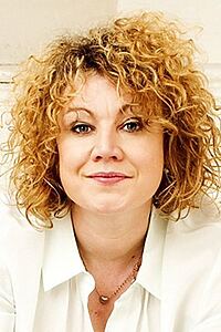 Porträt von Emily Lloyd