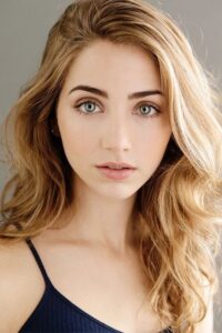 Porträt von Emily Rudd