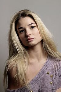 Porträt von Emma Rigby