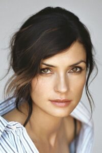 Porträt von Famke Janssen