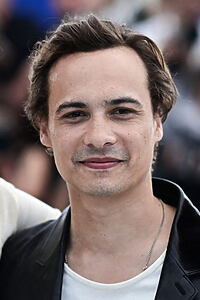 Porträt von Frank Dillane