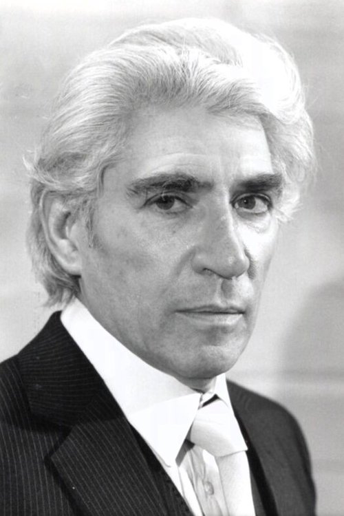 Porträt von Frank Finlay