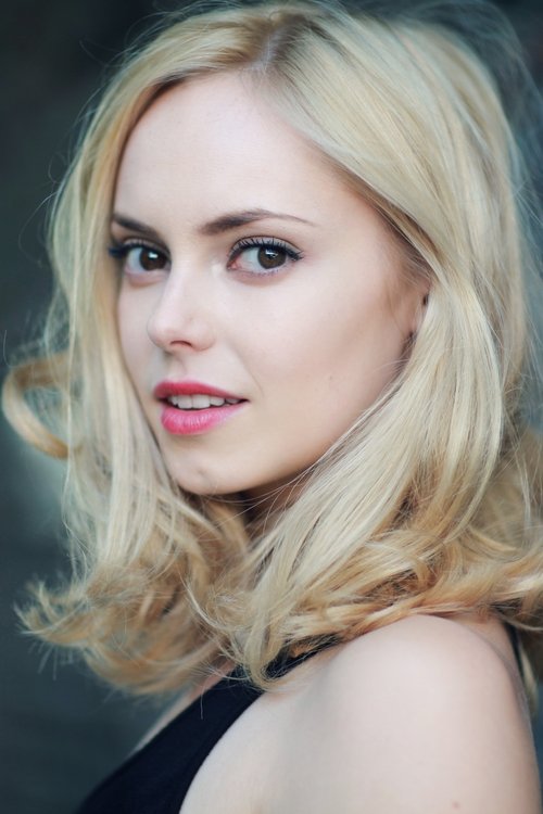 Porträt von Hannah Tointon