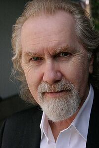 Porträt von Harry Groener