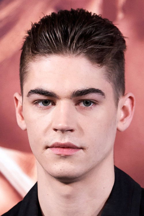 Porträt von Hero Fiennes Tiffin