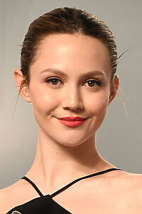 Porträt von Iris Apatow