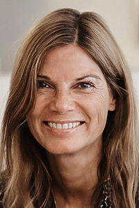 Porträt von Iris Baumüller