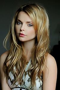 Porträt von Izabella Miko