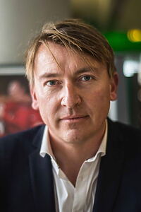 Porträt von James Strong