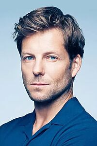 Porträt von Jamie Bamber