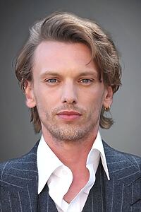 Porträt von Jamie Campbell Bower