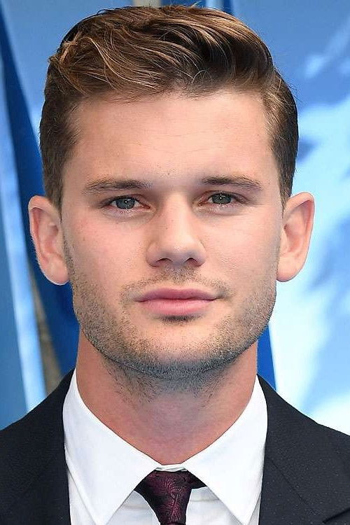 Porträt von Jeremy Irvine