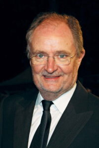 Porträt von Jim Broadbent
