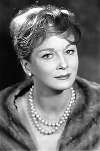 Porträt von Joan Greenwood
