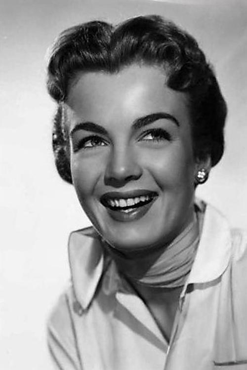 Porträt von Joanna Barnes