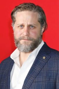 Porträt von Joe Tippett