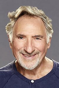 Porträt von Judd Hirsch