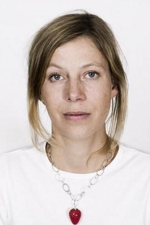 Porträt von Jule Böwe