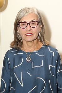 Porträt von Julia Chasman