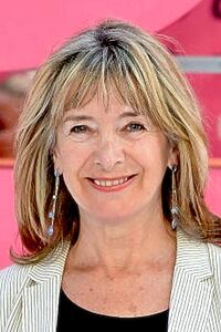 Porträt von Julia Deakin