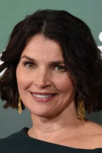 Porträt von Julia Ormond