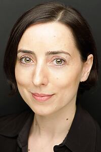 Porträt von Julia Rayner