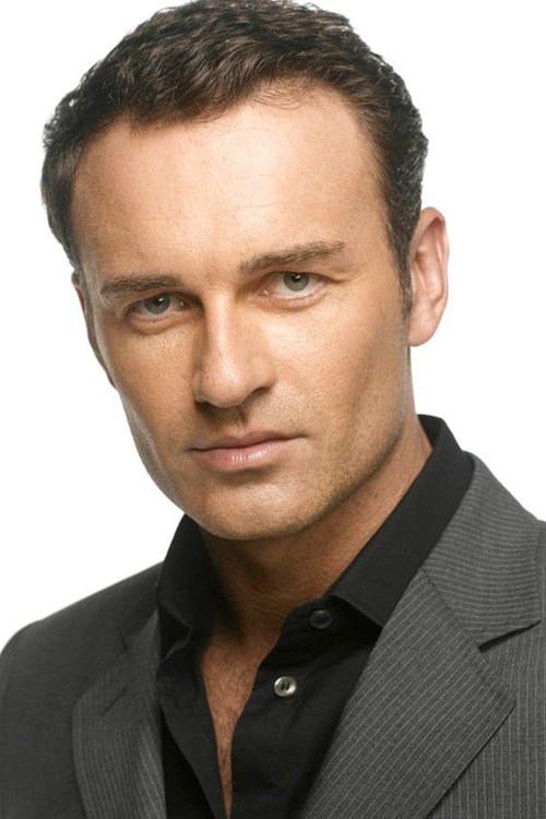 Porträt von Julian McMahon