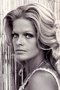 Porträt von Karin Schubert