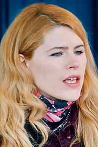 Porträt von Karoline Rose Sun