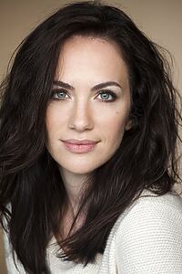 Porträt von Kate Siegel
