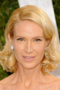 Porträt von Kelly Lynch