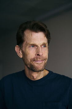 Porträt von Kevin Conroy