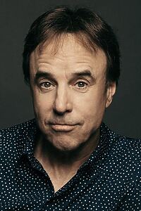Porträt von Kevin Nealon