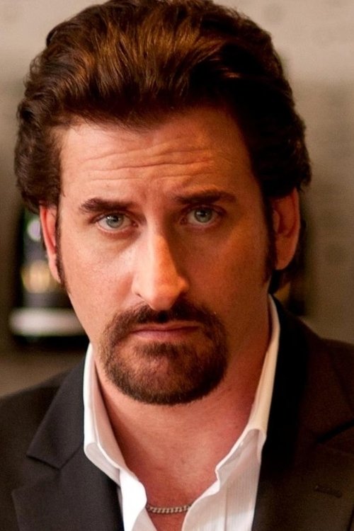 Porträt von Lachy Hulme