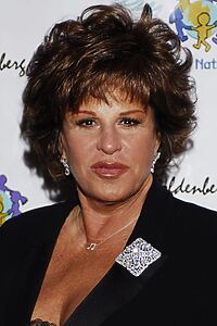 Porträt von Lainie Kazan