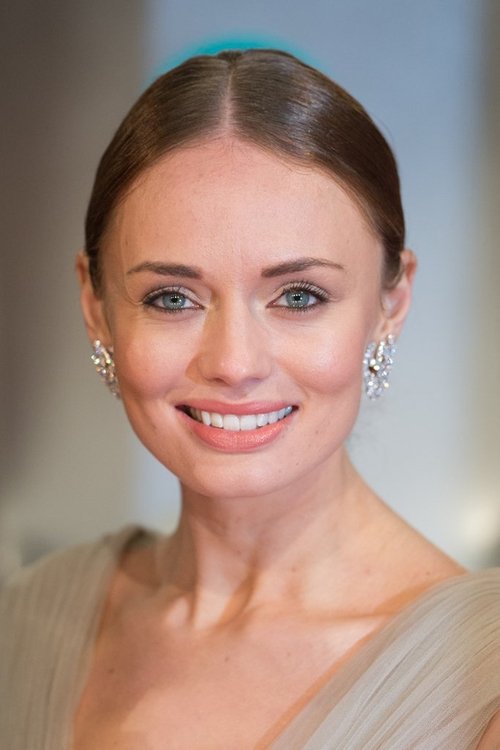 Porträt von Laura Haddock