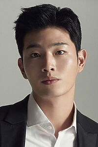 Porträt von Lee Dong-ju