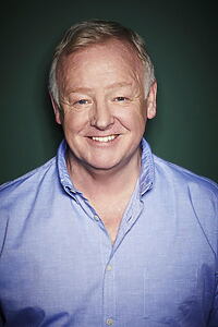 Porträt von Les Dennis