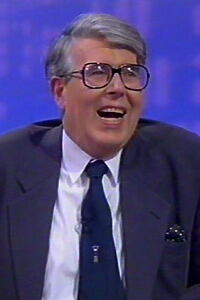 Porträt von Leslie Crowther