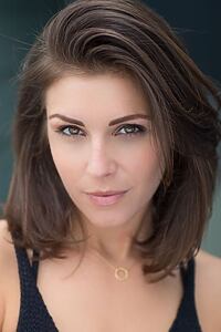 Porträt von Lili Mirojnick