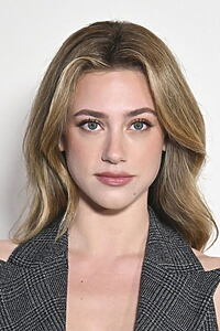 Porträt von Lili Reinhart