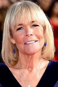 Porträt von Linda Robson