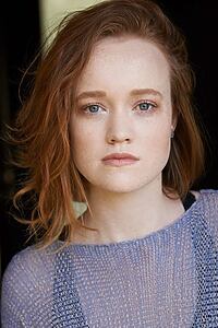 Porträt von Liv Hewson